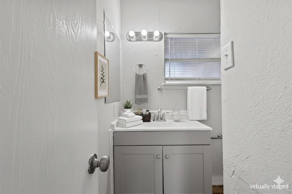 909 West Chestnut Street Denison, TX 75020 - Photo 4 of 12