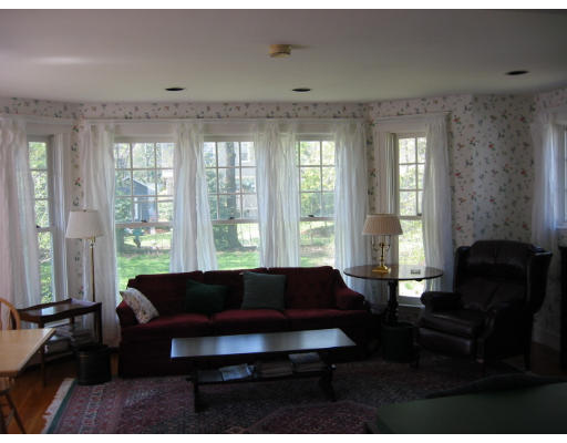 39 Mayo Avenue Needham, MA 02492 - Photo 8 of 9 Gallery Image 8