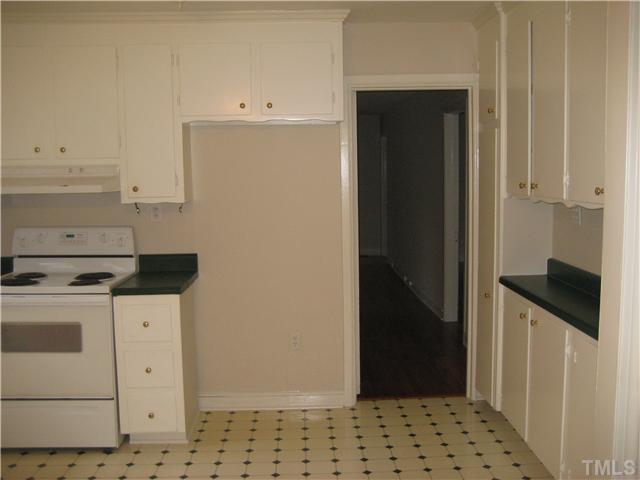 2709 Ashland Street Raleigh, NC 27608 - Photo 5 of 12