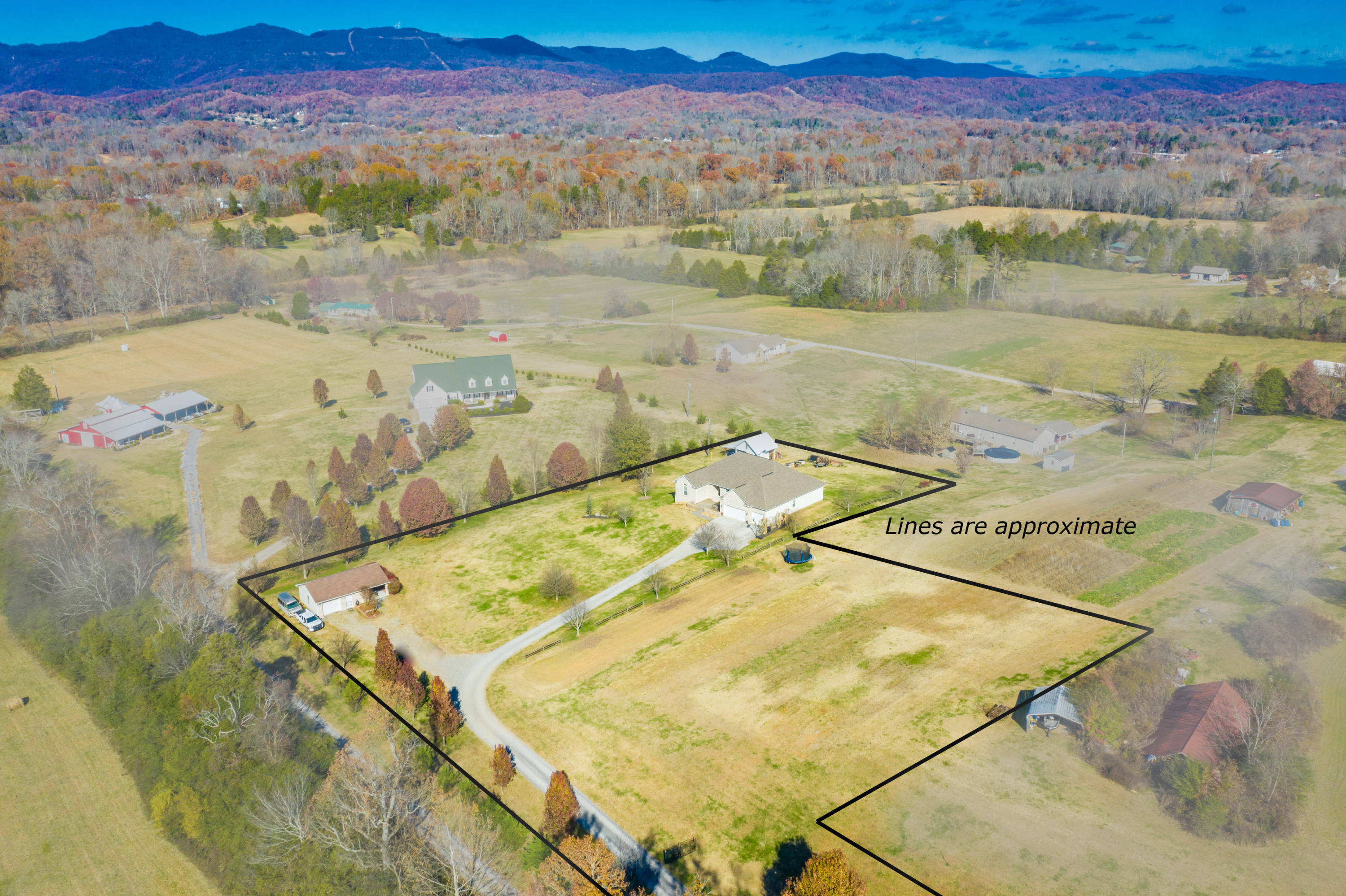 454 Mahoney Road Oliver Springs, TN 37840 - Photo 2 of 29 454MahoneyRd-79 rev1