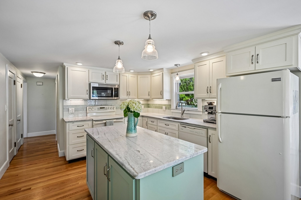 50 Mishawum Road Woburn, MA 01801 - Photo 10 of 36