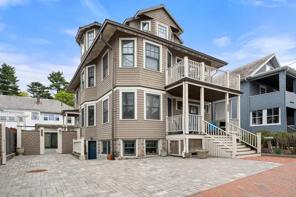 $4,400 | 136 Appleton Street, Unit 1, Cambridge, MA 02138