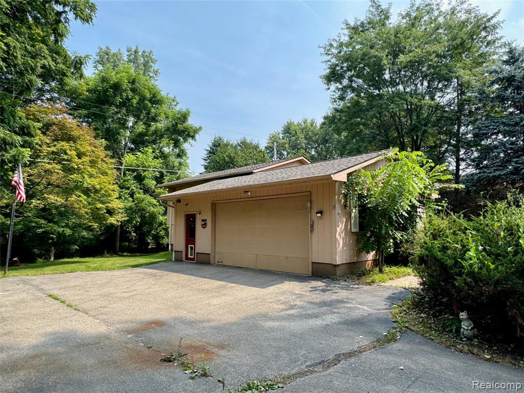 11343 Horton Road Goodrich, MI 48438 - Photo 2 of 22