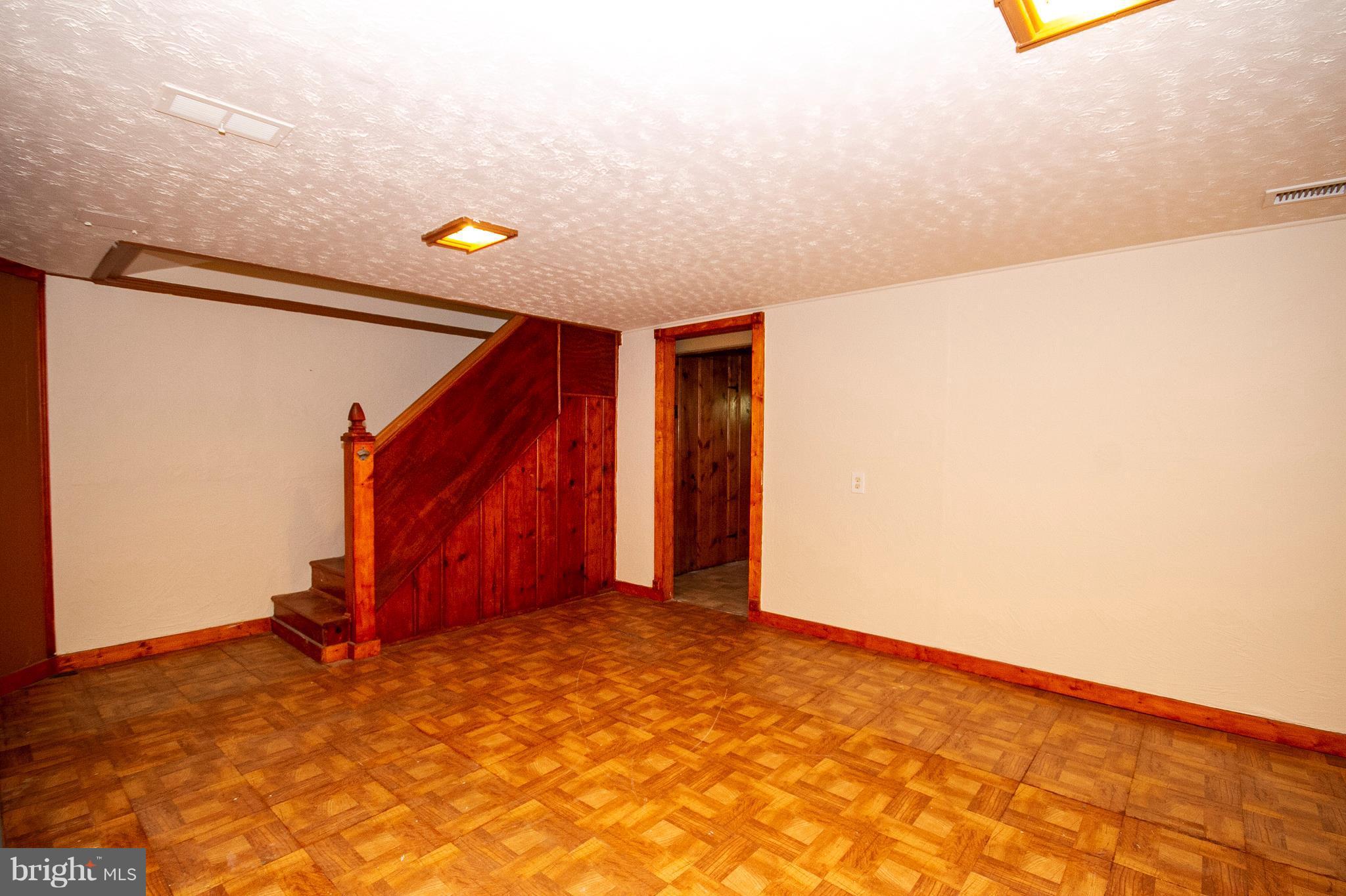404 Greenlow Road Baltimore, MD 21228 - Photo 12 of 16 Family Room