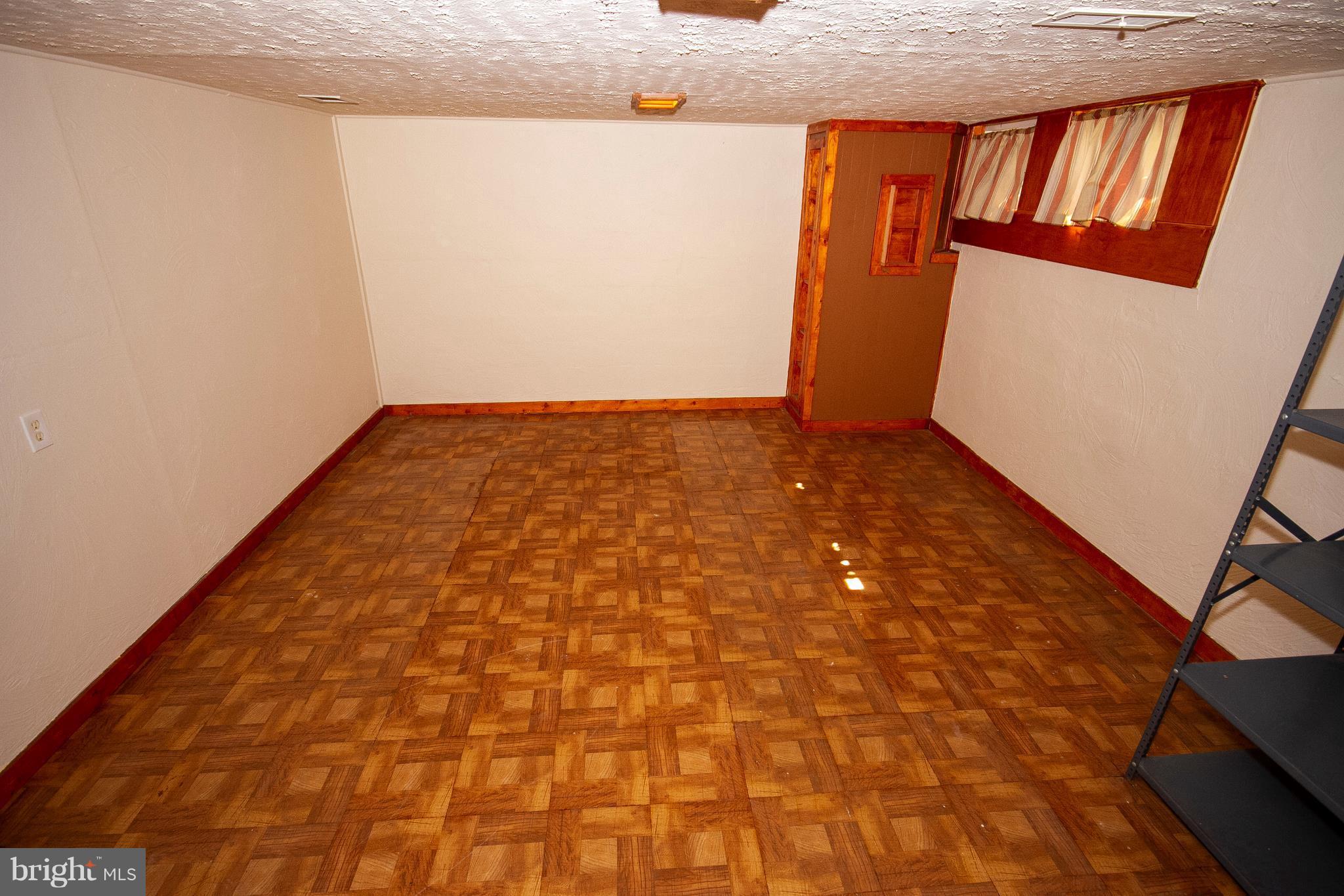 404 Greenlow Road Baltimore, MD 21228 - Photo 13 of 16 Family Room