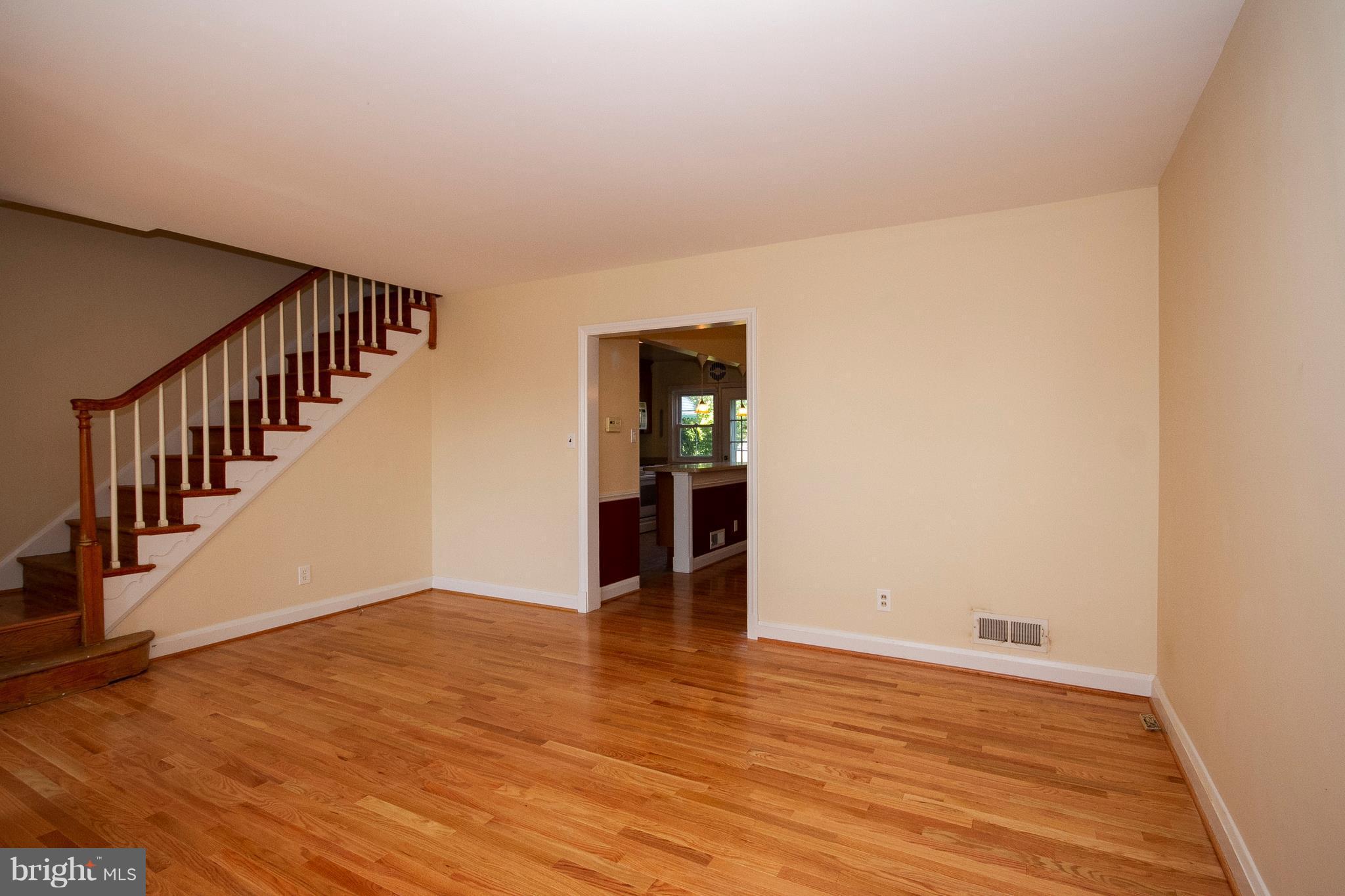 404 Greenlow Road Baltimore, MD 21228 - Photo 3 of 16 Living Room
