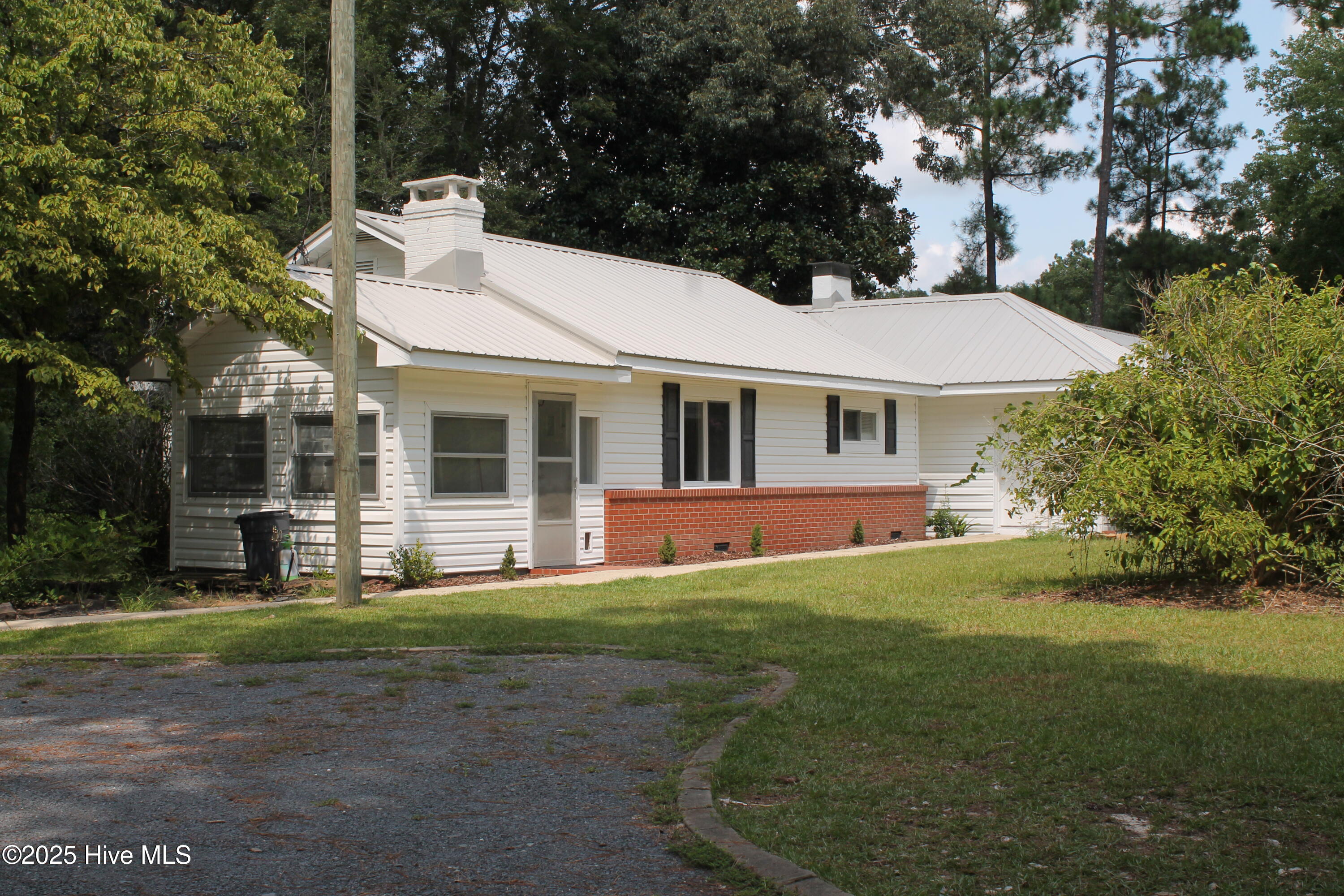 496 Holly Grove School Road West End, NC 27376 - Photo 2 of 25 1.5