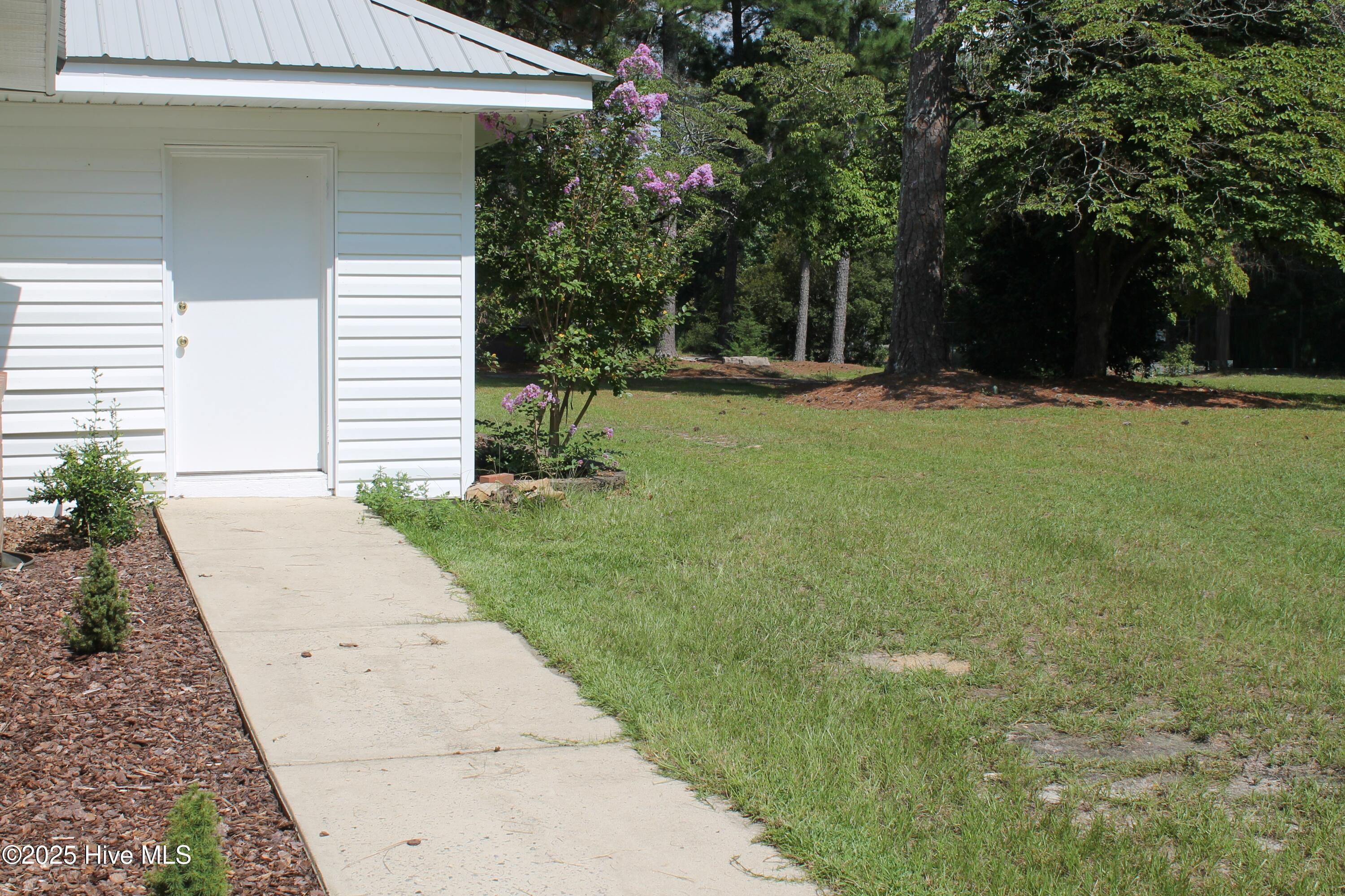 496 Holly Grove School Road West End, NC 27376 - Photo 4 of 25 1