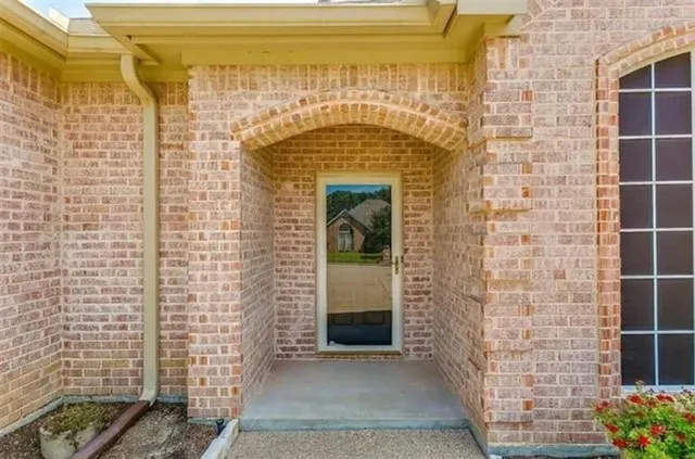 $2,600 | 4105 Timberbrook Court, Arlington, TX 76015
