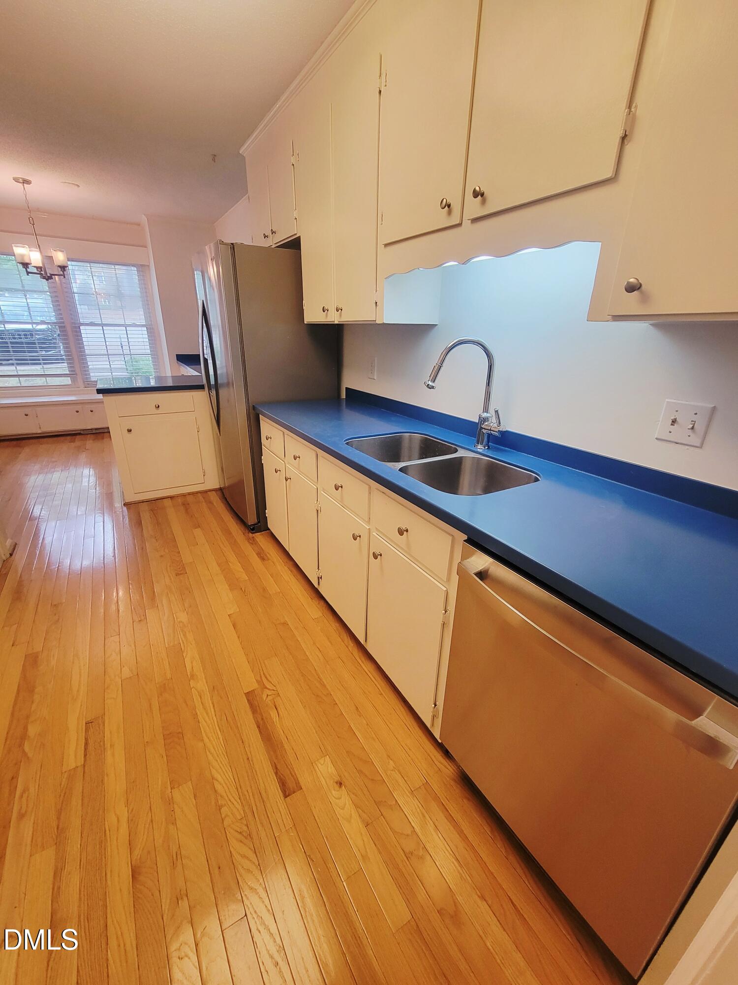 2856 Wycliff Road Raleigh, NC 27607 - Photo 7 of 65