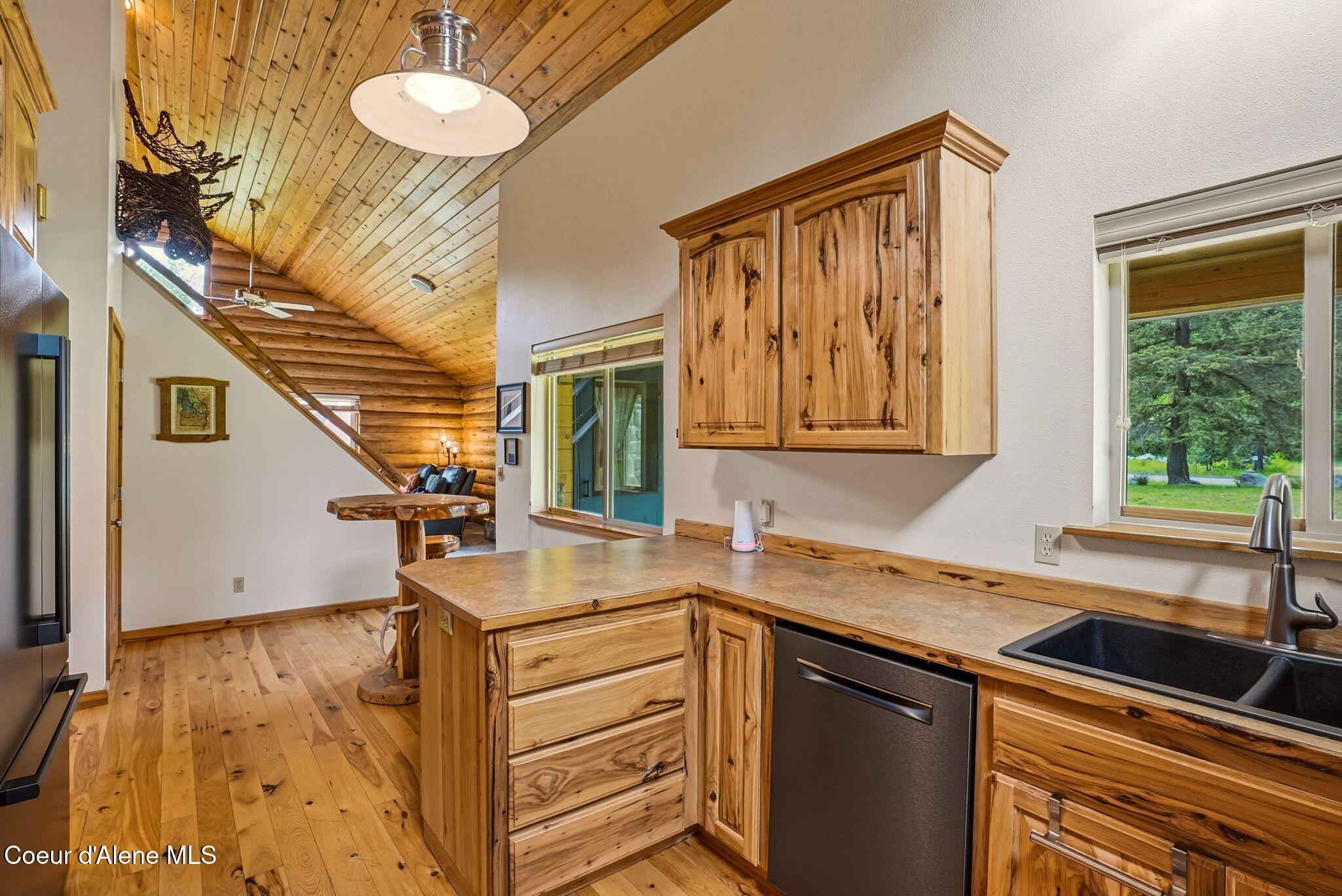 7569 Upper Pack River Road Sandpoint, ID 83864 - Photo 17 of 88 Inside-Media-UpperPack-17