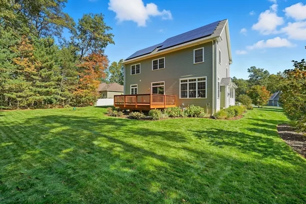 $799,900 | 12 Fox Run, Easthampton, MA 01027