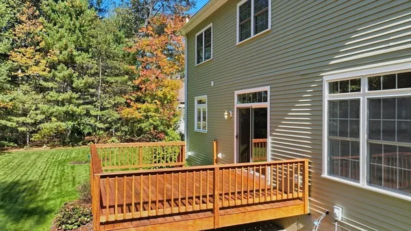 $799,900 | 12 Fox Run, Easthampton, MA 01027
