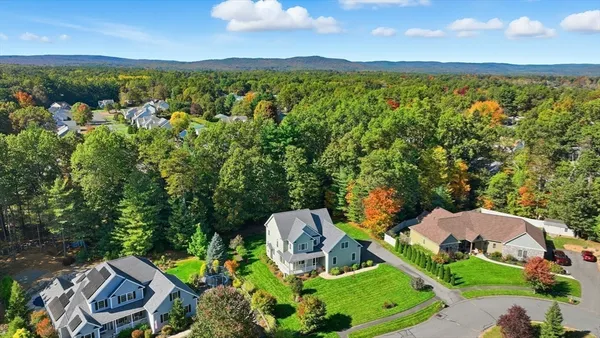 $799,900 | 12 Fox Run, Easthampton, MA 01027