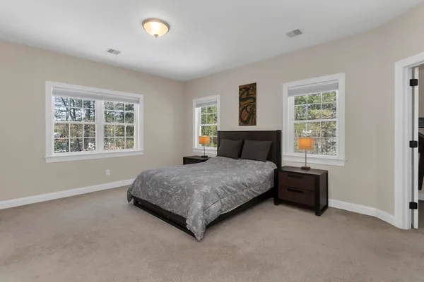 $799,900 | 12 Fox Run, Easthampton, MA 01027