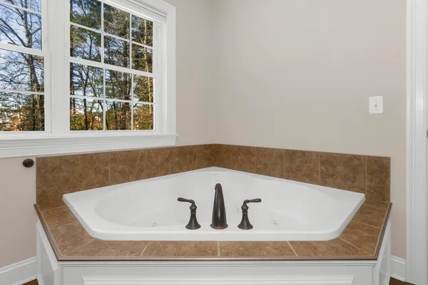 $799,900 | 12 Fox Run, Easthampton, MA 01027