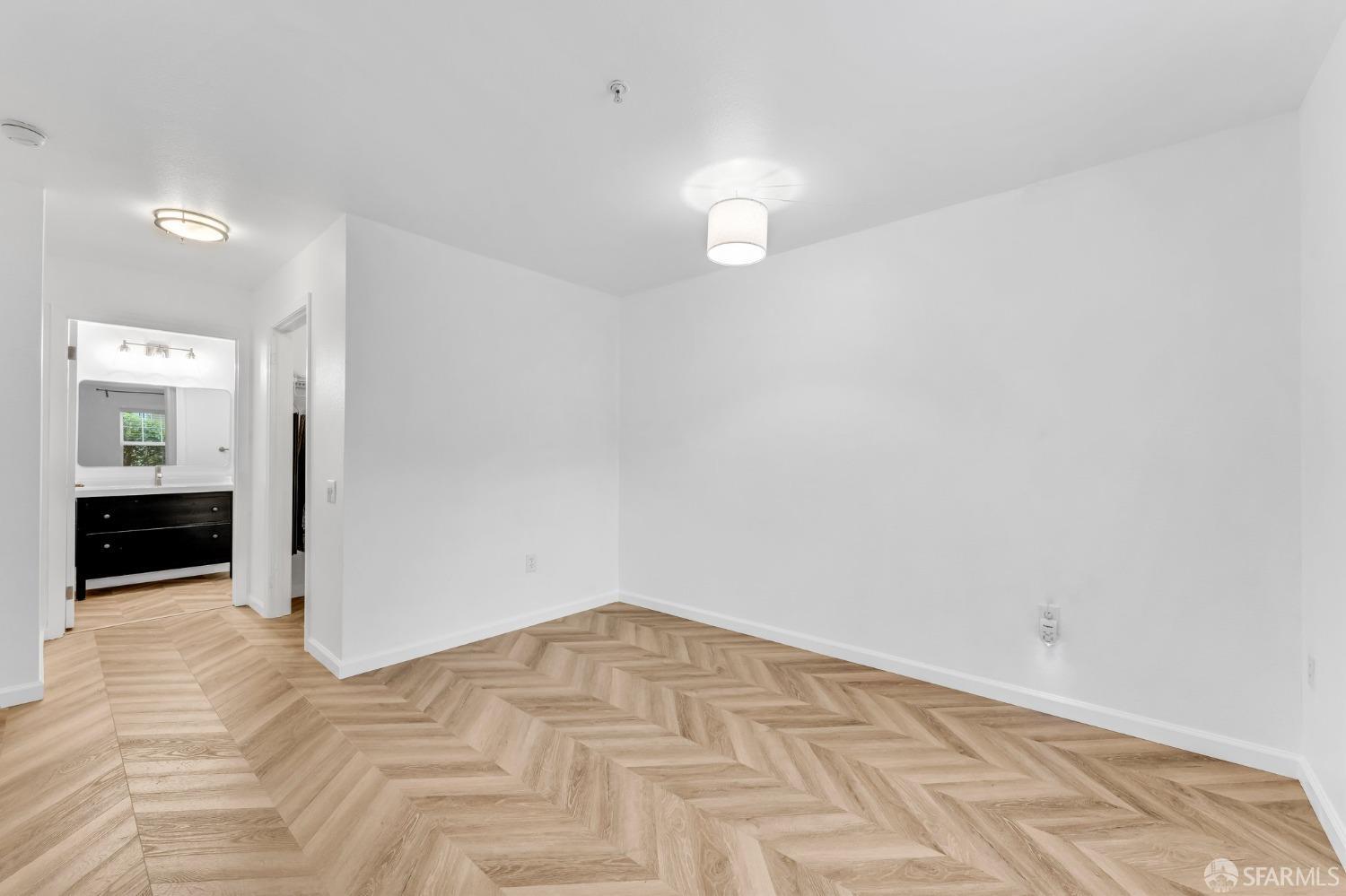 555 10th Street, Unit 102 Oakland, CA 94607 - Photo 23 of 38