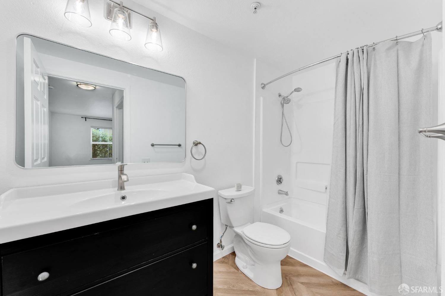 555 10th Street, Unit 102 Oakland, CA 94607 - Photo 24 of 38