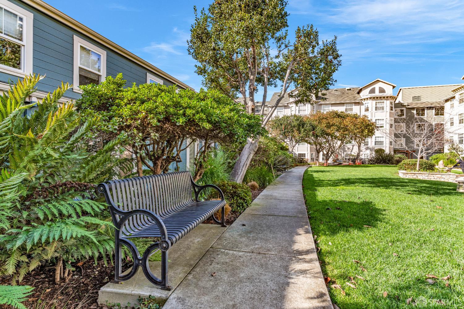 555 10th Street, Unit 102 Oakland, CA 94607 - Photo 4 of 38