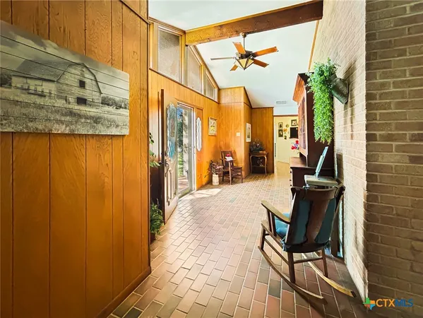 a view of entryway with patio