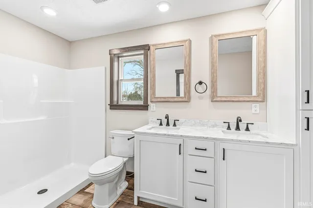 $315,000 | 54555 County Road 1, Elkhart, IN 46514