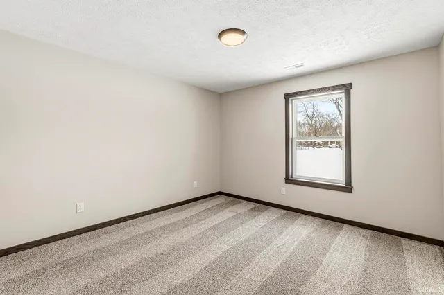 $315,000 | 54555 County Road 1, Elkhart, IN 46514