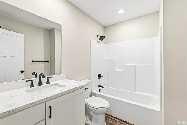 $315,000 | 54555 County Road 1, Elkhart, IN 46514