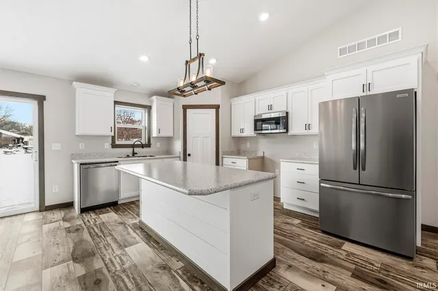 $315,000 | 54555 County Road 1, Elkhart, IN 46514