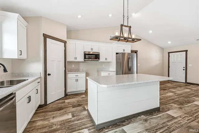 $315,000 | 54555 County Road 1, Elkhart, IN 46514