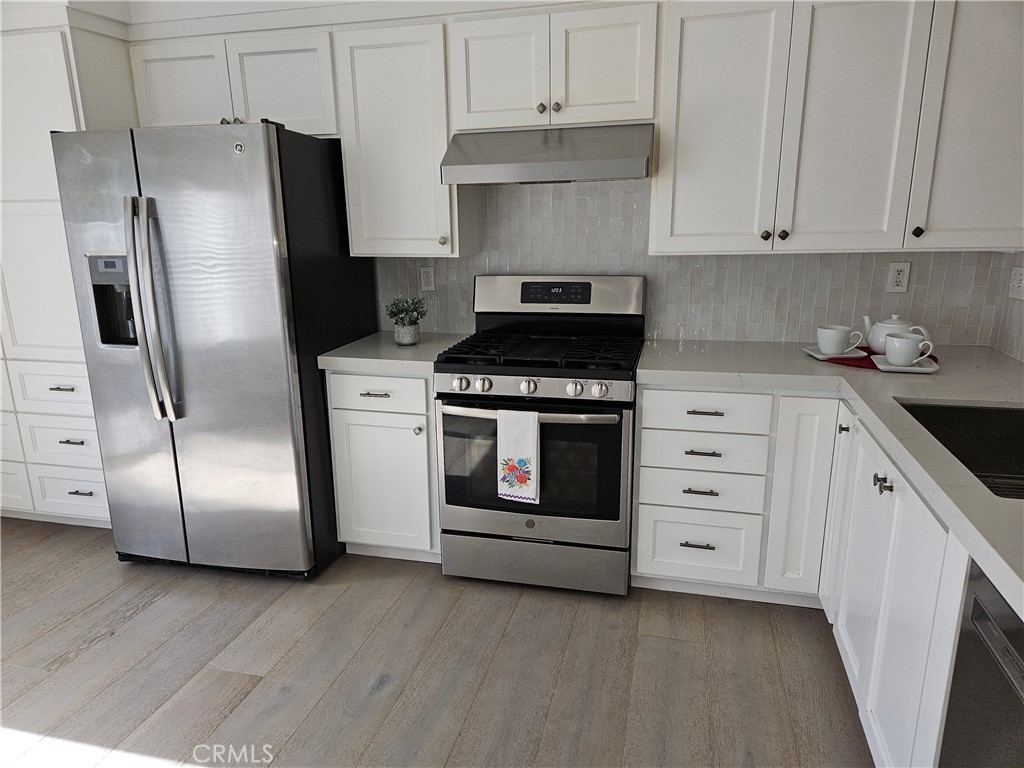 25885 Trabuco Road, Unit 98 Lake Forest, CA 92630 - Photo 6 of 36 Spacious Kitchen