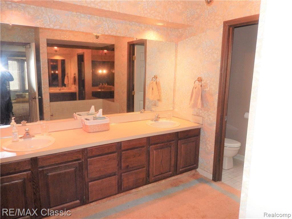 30760 Country Ridge Circle Farmington, MI 48331 - Photo 18 of 27 country16.jpg