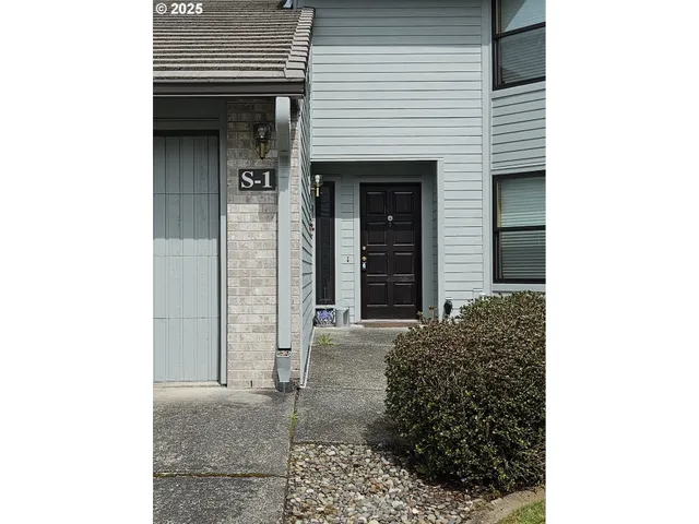 a view of a entryway door of the house