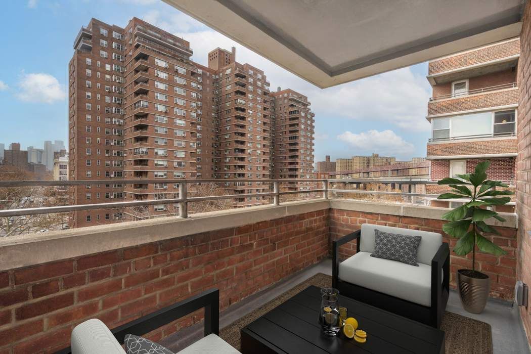 475 FDR Drive, Unit L804 Manhattan, NY 10002 - Photo 3 of 17 a view of roof with furniture
