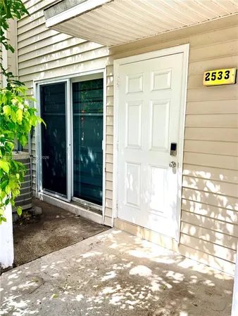 $3,000 | 2533 Northeast 15th Street, Pompano Beach, FL 33062