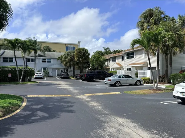 $3,000 | 2533 Northeast 15th Street, Pompano Beach, FL 33062