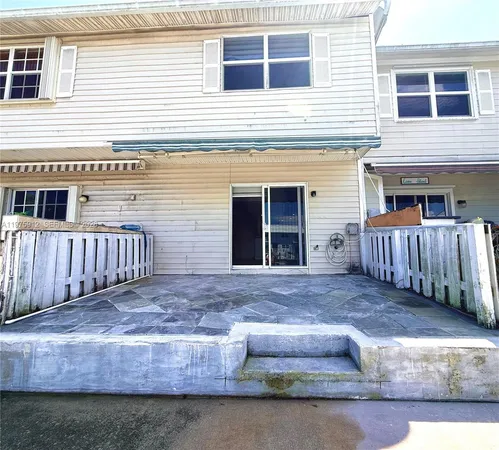 $3,000 | 2533 Northeast 15th Street, Pompano Beach, FL 33062