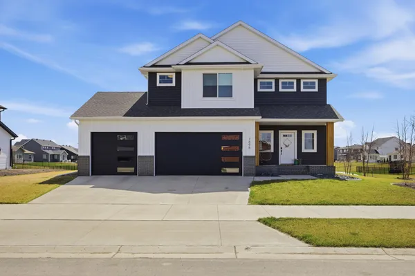 $629,900 | 7898 Northern Lgts Avenue, Horace, ND 58047