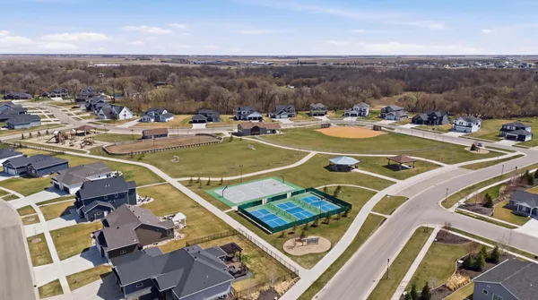 $629,900 | 7898 Northern Lgts Avenue, Horace, ND 58047