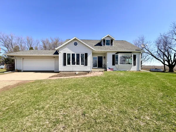 $295,000 | 33210 810th Street, Brewster, MN 56119