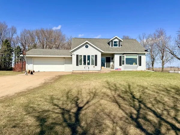 $295,000 | 33210 810th Street, Brewster, MN 56119