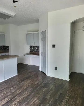 $2,250 | 513 Pineview Lane, Fort Worth, TX 76140