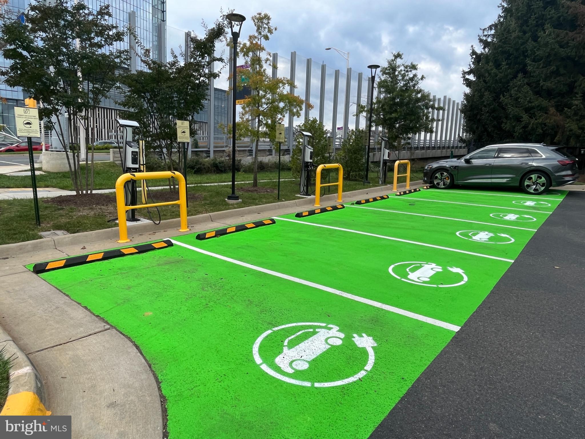 1600 Spring Gate Dr., Unit 2402 McLean, VA 22102 - Photo 22 of 33 Community EV chargers
