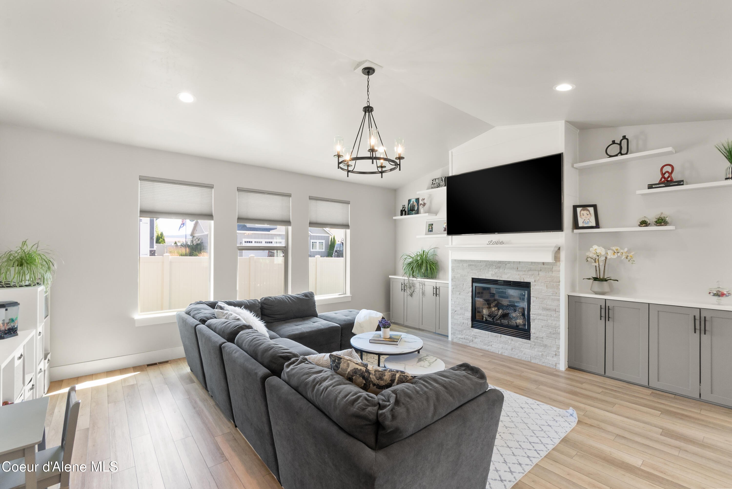 2877 North Callary Street Post Falls, ID 83854 - Photo 11 of 36 2877NCallarySt.-LIVINGROOM (2)