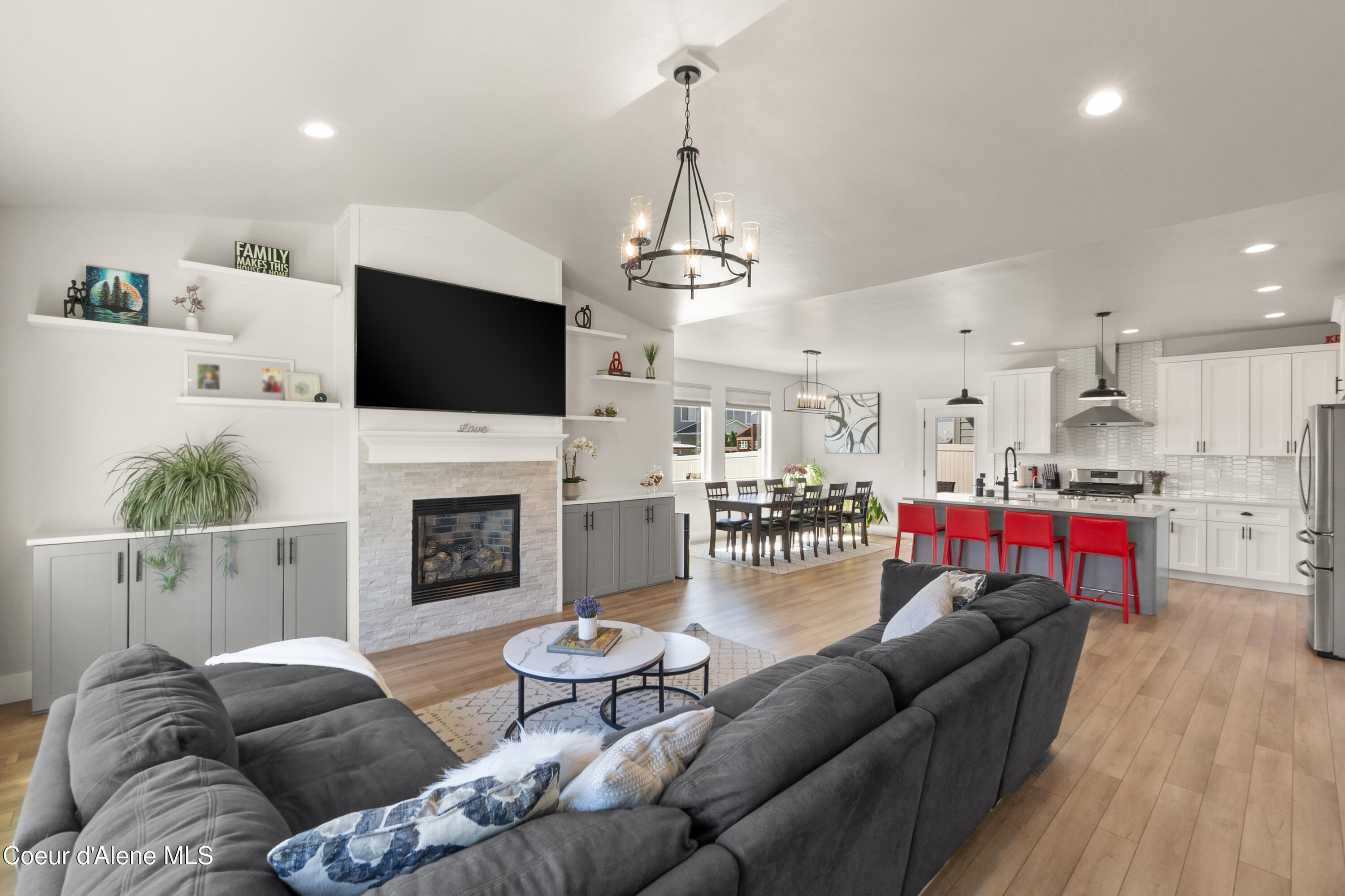 2877 North Callary Street Post Falls, ID 83854 - Photo 13 of 36 2877NCallarySt.-LIVINGROOM