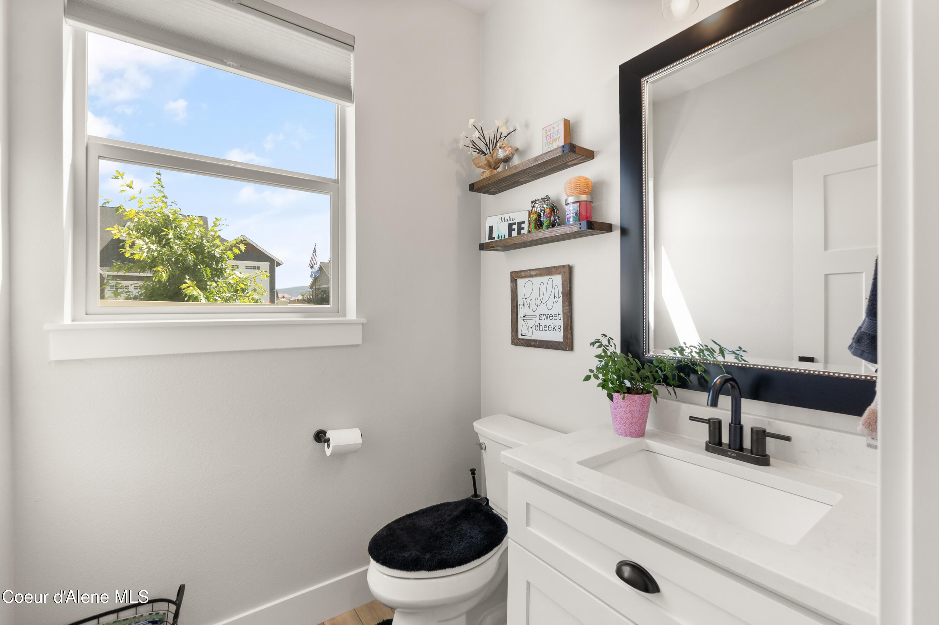 2877 North Callary Street Post Falls, ID 83854 - Photo 7 of 36 2877NCallarySt.-BATHROOM