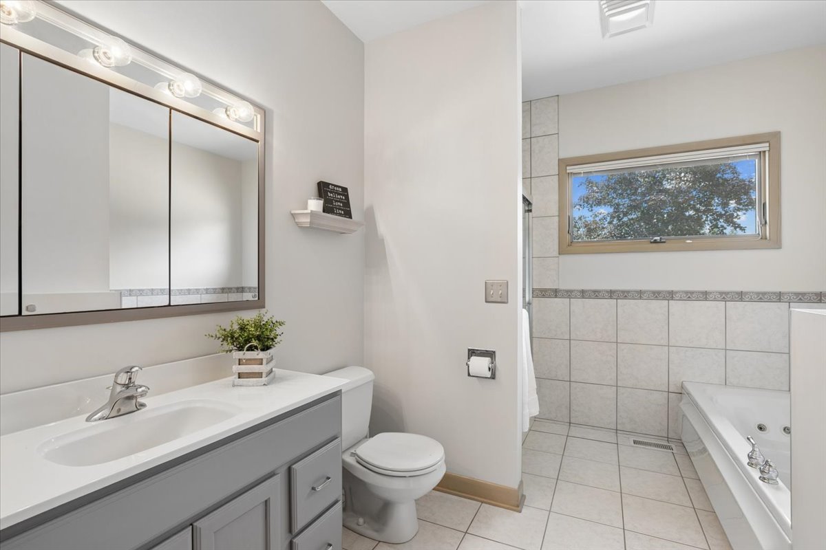 27175 North Gilmer Road Mundelein, IL 60060 - Photo 22 of 42 Gallery Image 22
