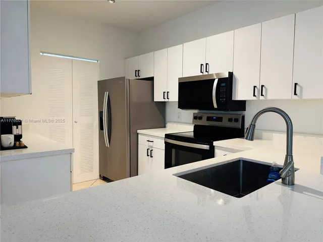 $3,100 | 19555 East Country Club Drive, Unit 8108, Aventura, FL 33180