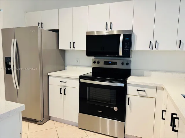 $3,100 | 19555 East Country Club Drive, Unit 8108, Aventura, FL 33180