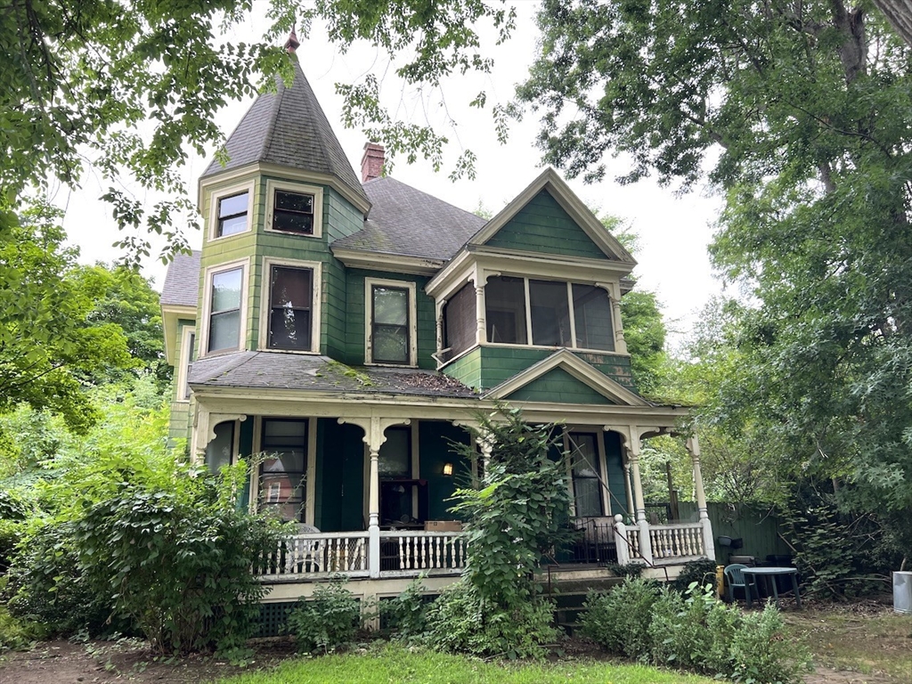 142 Westminster Street Springfield, MA 01109 - Photo 1 of 21 Gallery Image 1
