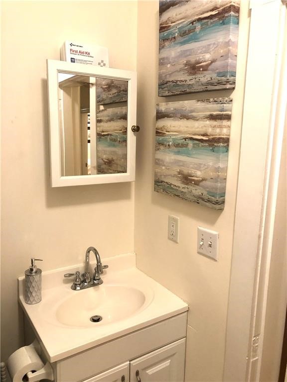 28 Calvert Street, Unit 1 Newport, RI 02840 - Photo 10 of 12